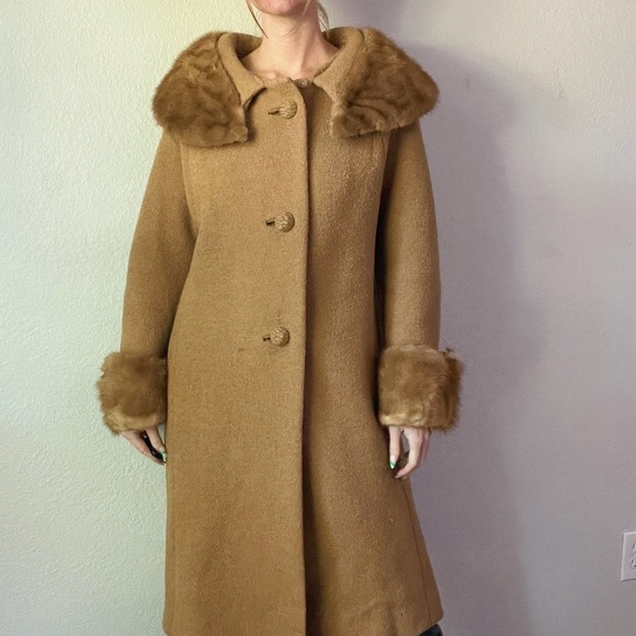 Vintage 1960's Forstmann Frizelda Tan Boucle Wool Fur Trim Swing Coat - Picture 10 of 10